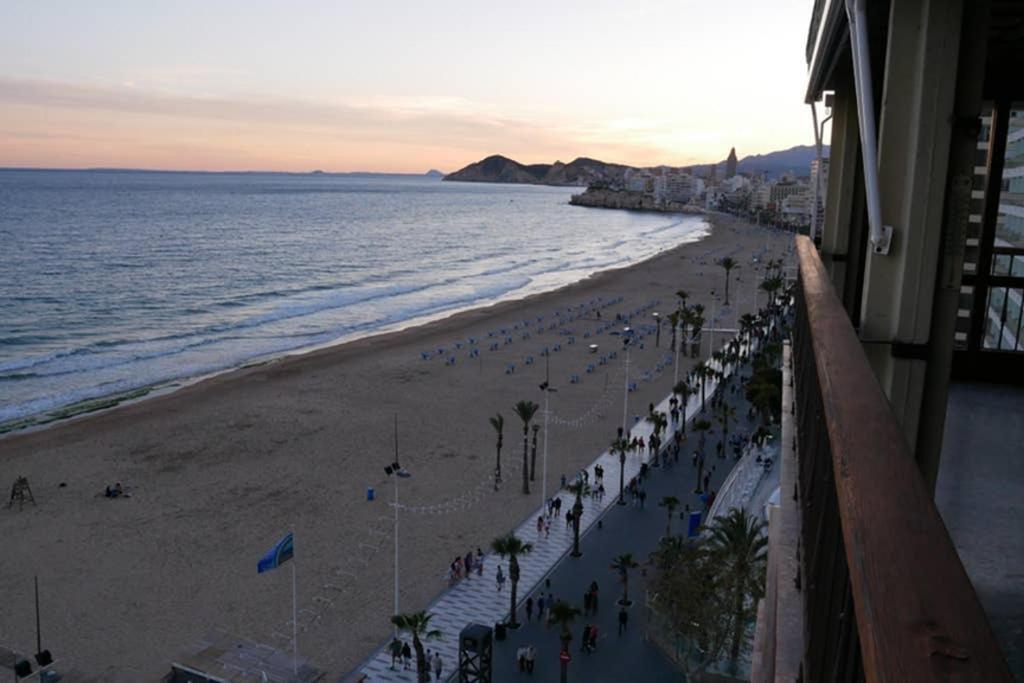 Levante Beach Front Of The Sea Estacha Benidorm Eksteriør bilde